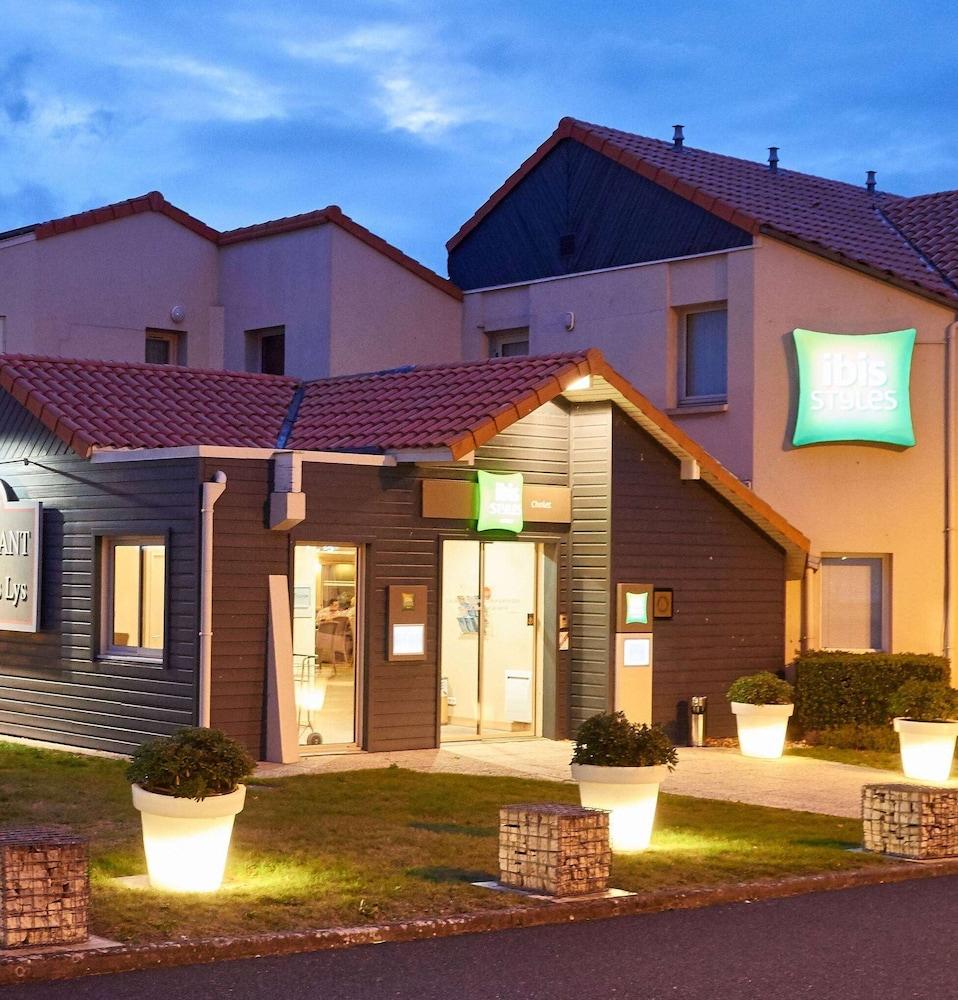 Ibis Styles Cholet Hotel Exterior foto